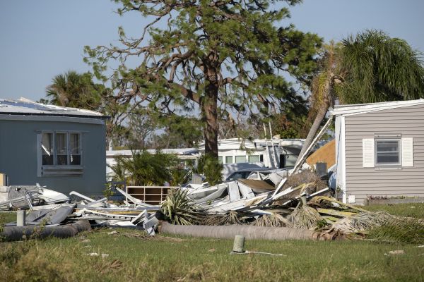 Double Wide Demolition in Ringgold